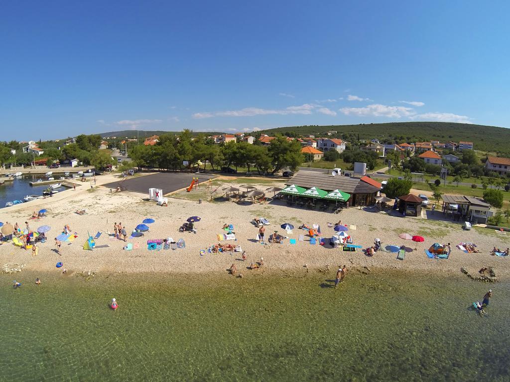 Guest House Malenica Sukošan Екстериор снимка