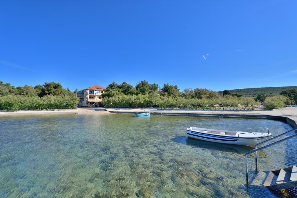 Guest House Malenica Sukošan Екстериор снимка