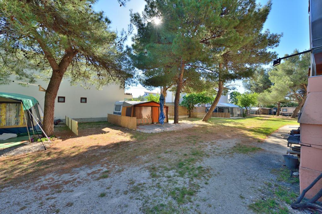 Guest House Malenica Sukošan Екстериор снимка