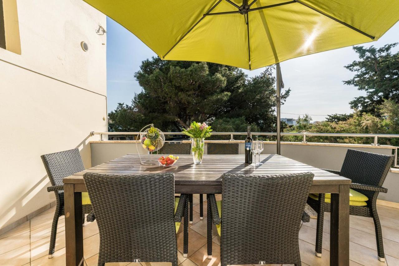 Guest House Malenica Sukošan Екстериор снимка