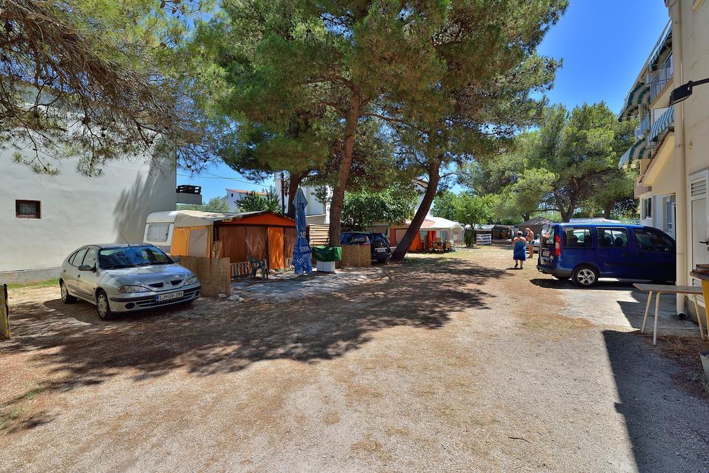 Guest House Malenica Sukošan Екстериор снимка
