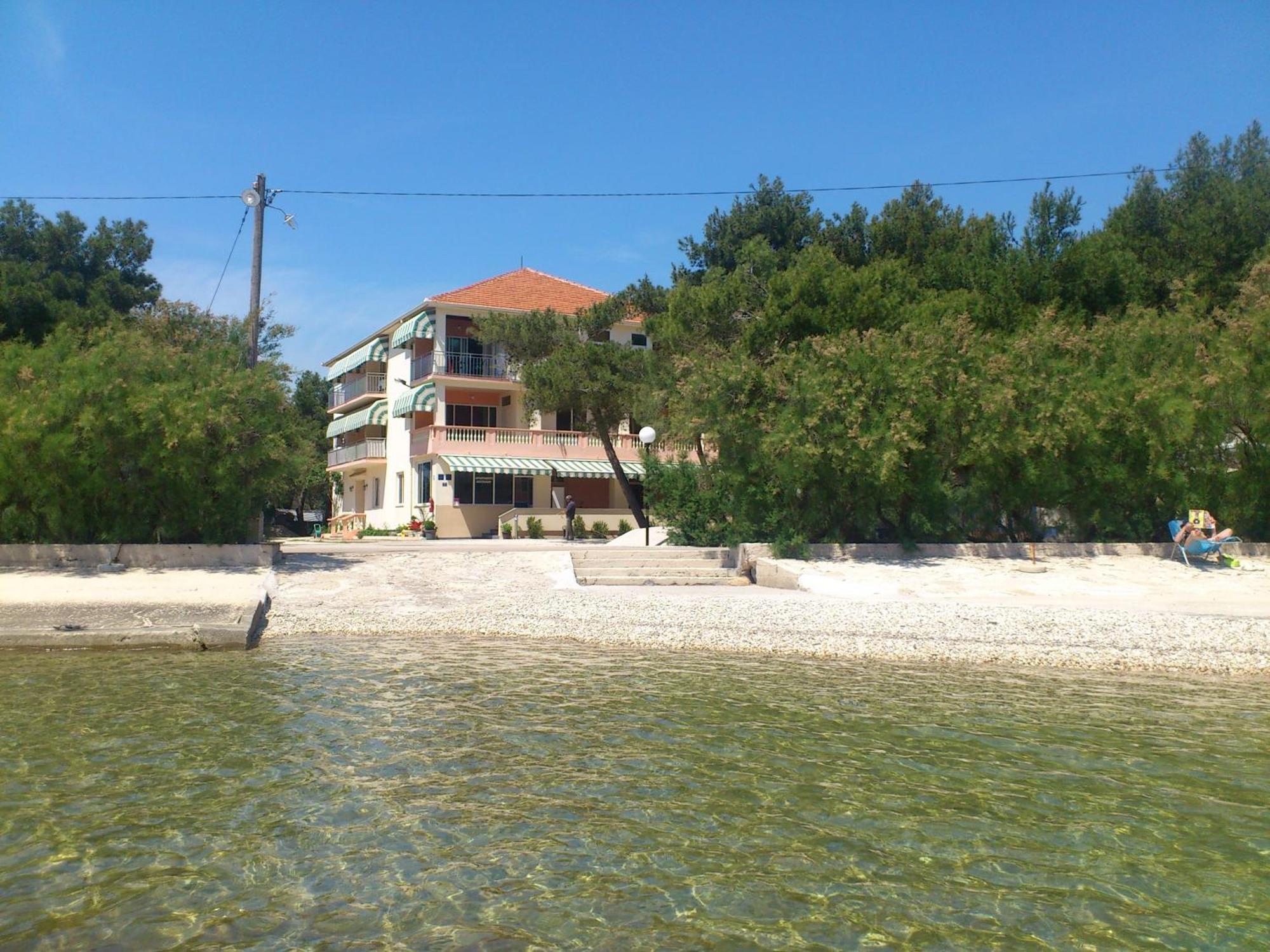 Guest House Malenica Sukošan Екстериор снимка