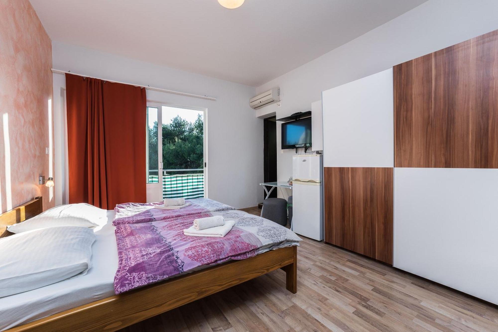 Guest House Malenica Sukošan Екстериор снимка